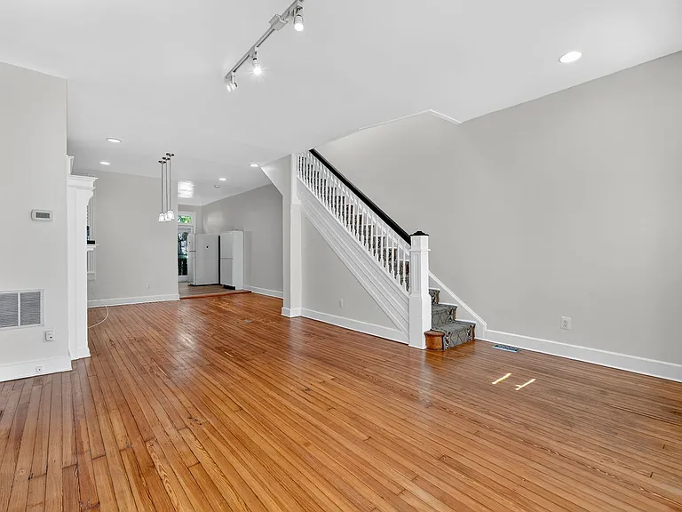1427 Monroe St NW — Photo 6