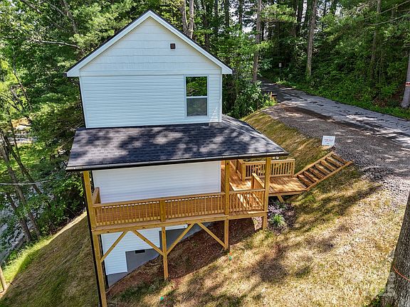 2nd image of 62 Toms Park Cir