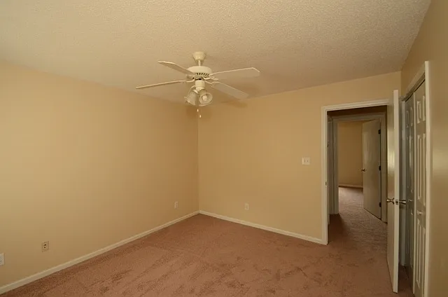 122 Creekview Dr — Photo 19