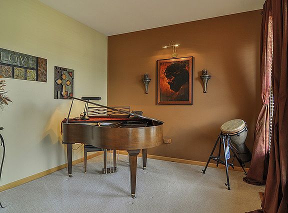 3rd image of 13406 Blackstone Ln