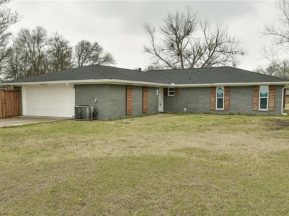 2nd image of 1102 Woodcrest Ln