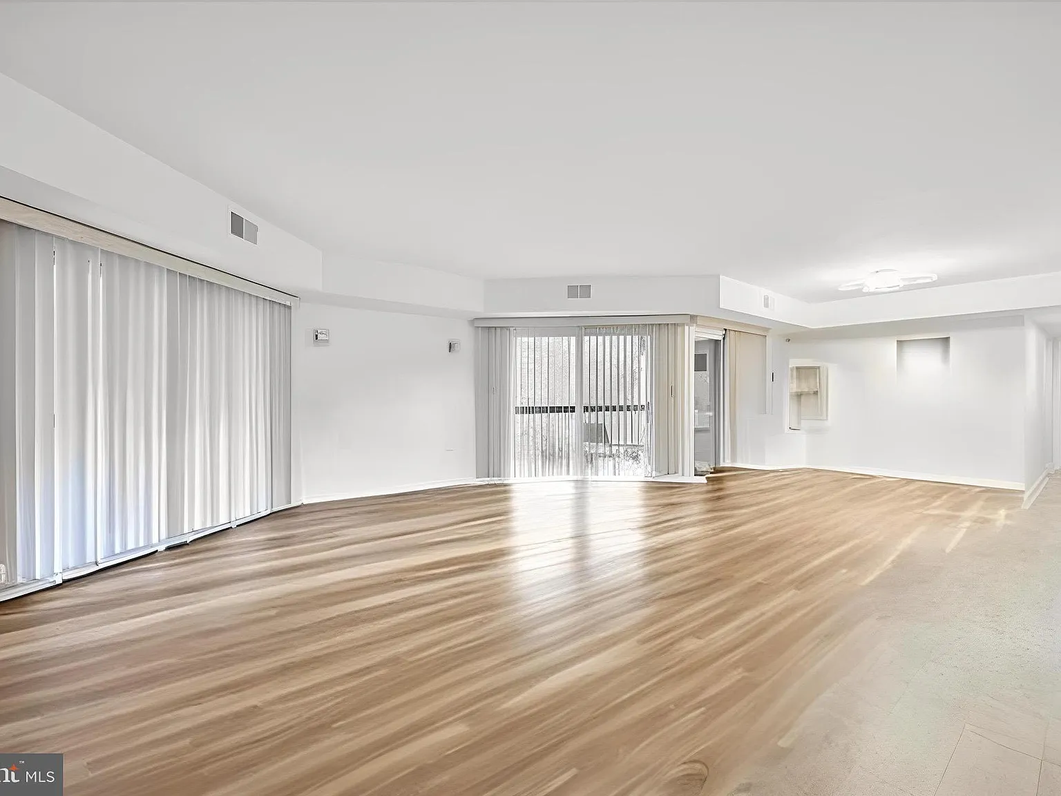 3 bed, 2.0 bath, $2,595 — Photo 2