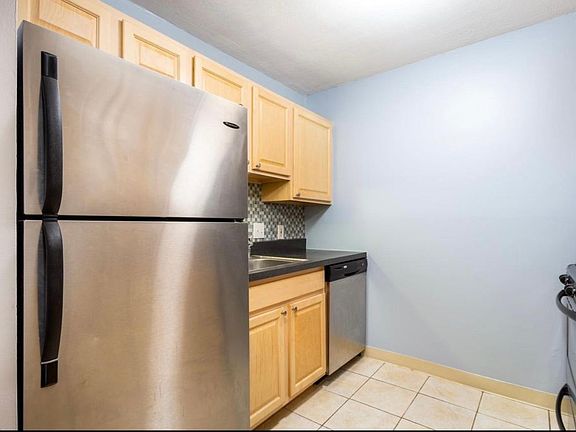 3rd image of 64 Morris St APT 301