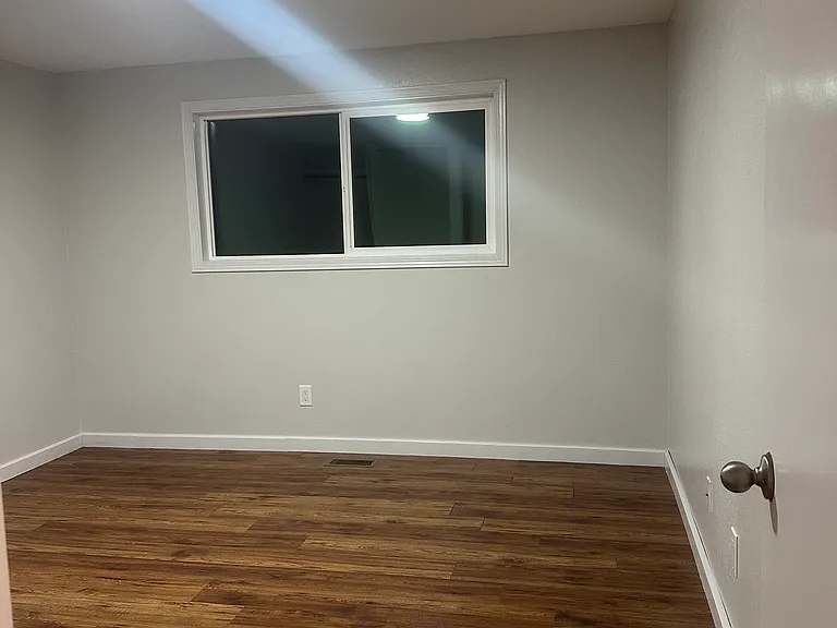215 Brandywine Ct — Photo 10
