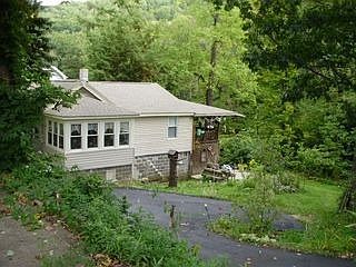 2nd image of 653 Follett Run Rd