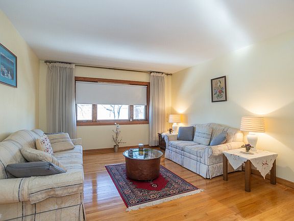 4th image of 5419 N Washtenaw Ave #2S