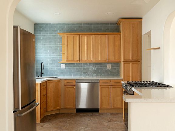 5th image of 6453 Estrella Ave
