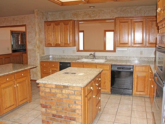 Kitchen (looking from Formal Dining room)