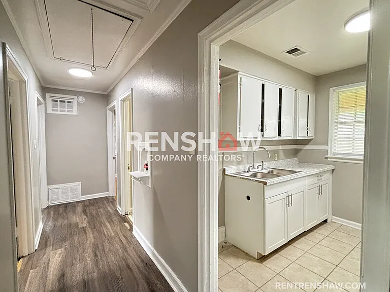 1065 Larry Ln — Photo 8