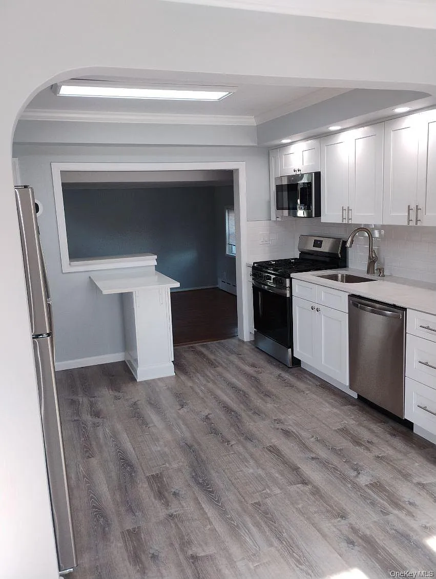 3 bed, 2.0 bath, 1250 sqft, $3,550 — Photo 2