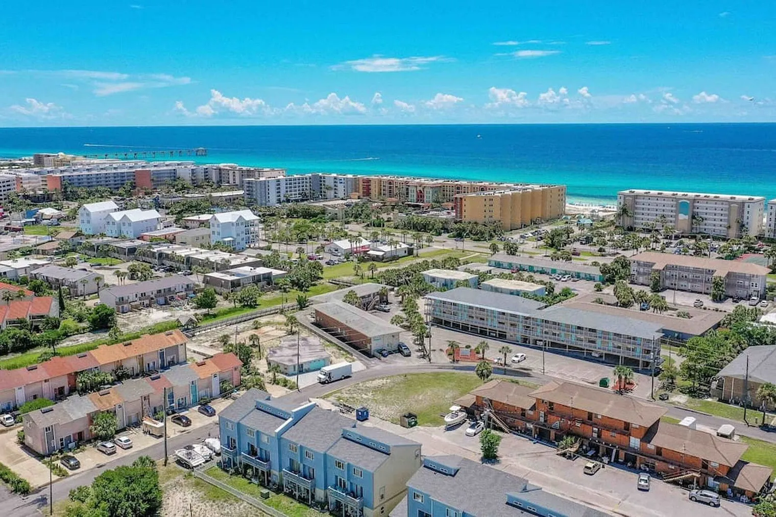 2 bed, 1.0 bath, 13659 sqft, $1,830 — Photo 3