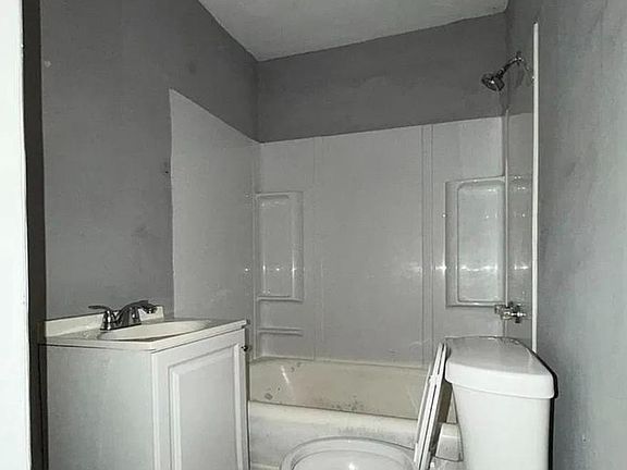 5th image of 512 Sheridan Ave