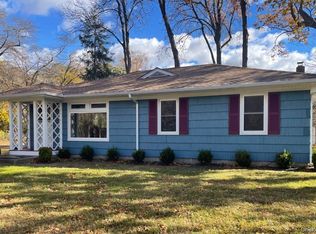 257 Union Ave, East Patchogue, NY 11772