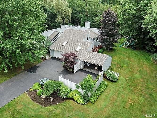 1st image of 17 Tara Dr