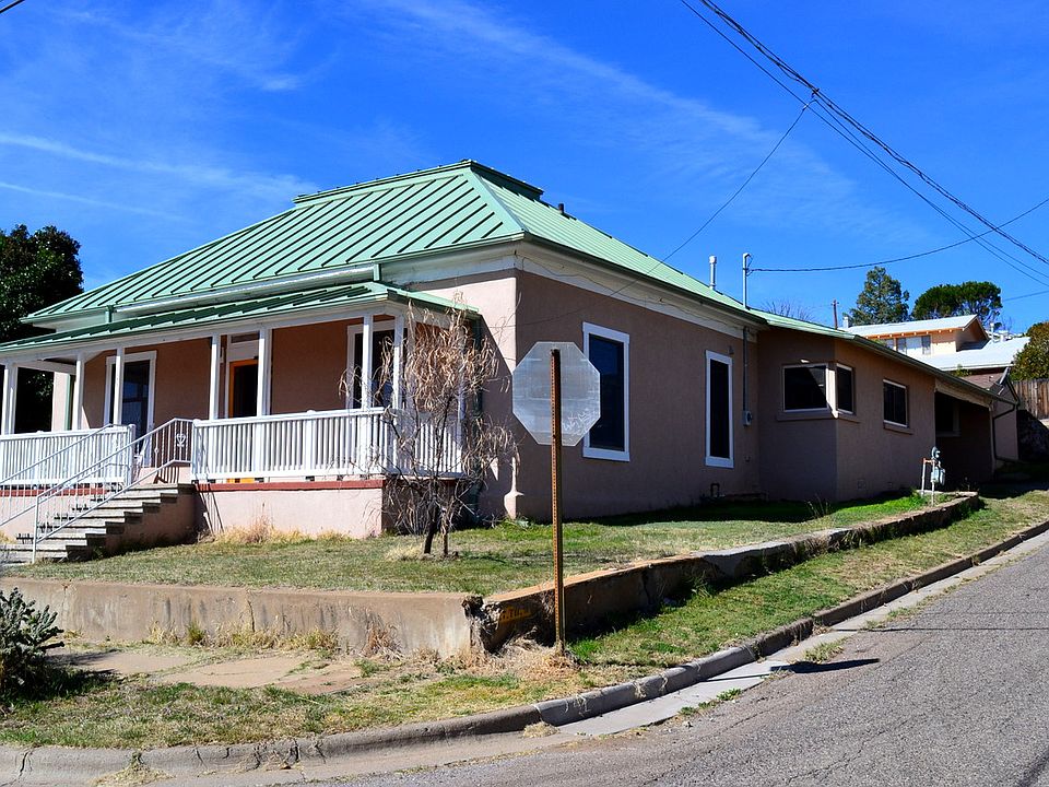 1st image of 609 N East St