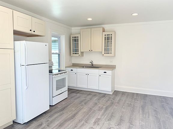 Floor 2 - Kitchen