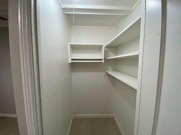 5th image of 1071 Rochester Rd #9