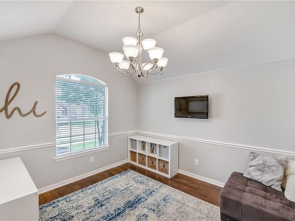 3rd image of 4628 Daisy Leaf Dr