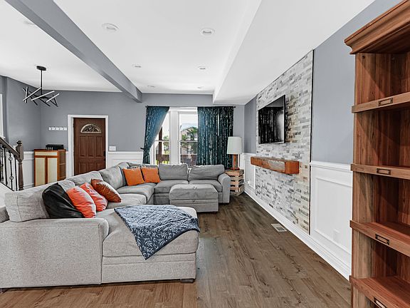 5th image of 6404 S Langley Ave