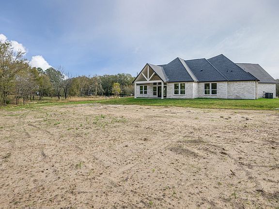 4th image of 1838 County Road 2320