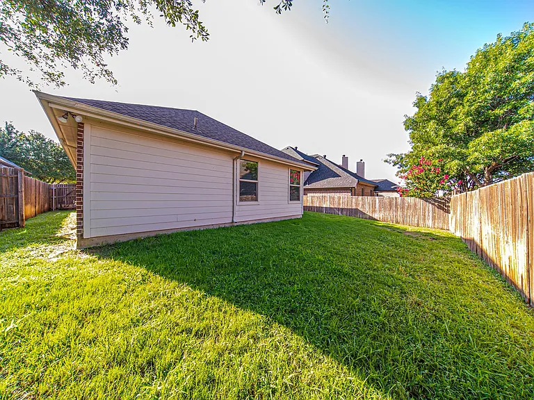 8036 Branch Hollow Trl — Photo 23