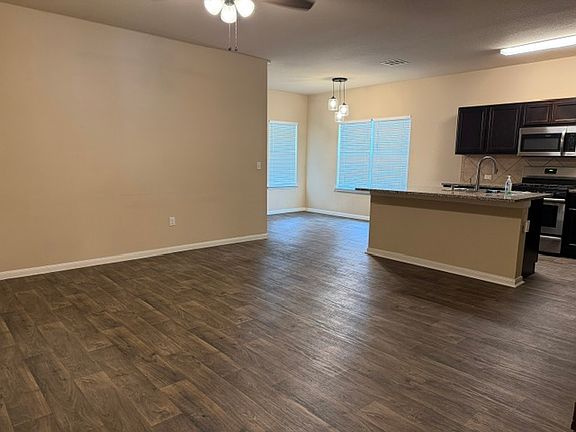 4th image of 226 Hess Dr
