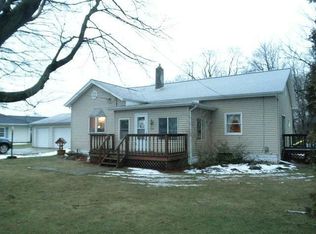 7308 Chestnut St, Fairview, PA 16415