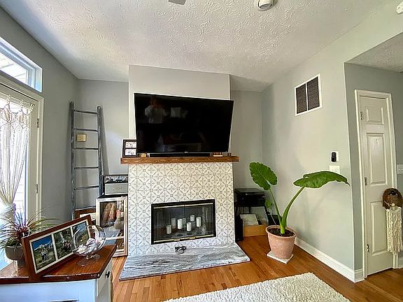 2nd image of 10840 Doral Ct