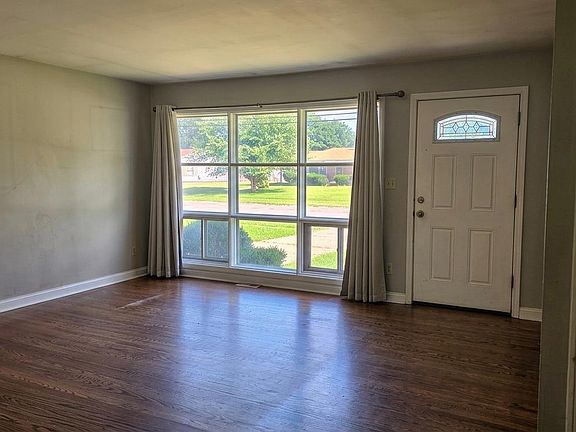 5th image of 938 Hicks Blvd