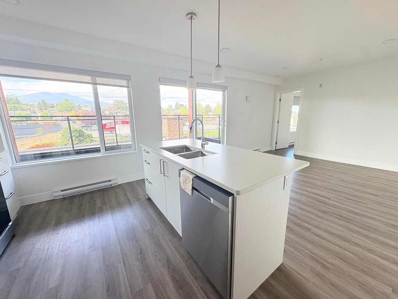 1 bed, 1.5 bath, 607 sqft, $2,200 — Photo 1