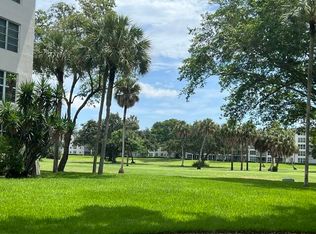 3800 Oaks Clubhouse Drive #112, Pompano Beach, FL 33069
