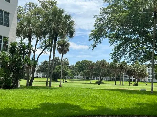 3800 Oaks Clubhouse Drive #112, Pompano Beach, FL 33069
