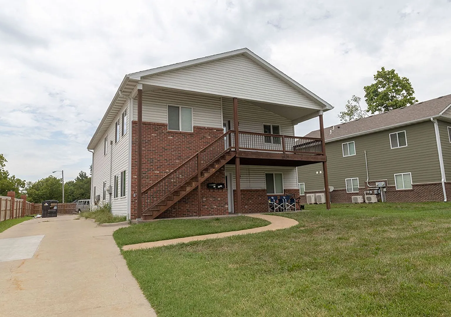 Nowells Subdivision Town Homes - Fully Furnished and Utilities Included — Photo 2