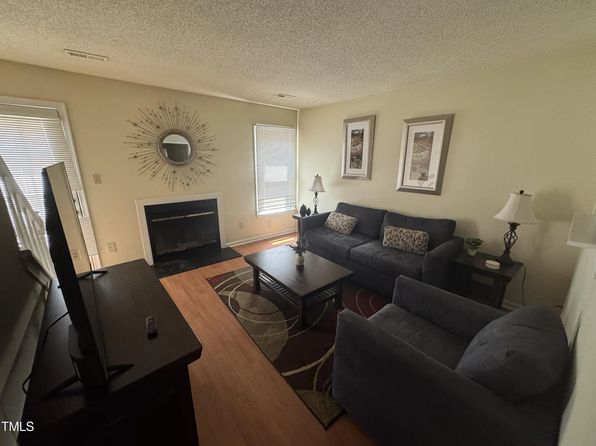863 Dalewood Dr, Raleigh, NC 27610