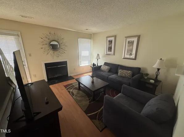863 Dalewood Dr, Raleigh, NC 27610