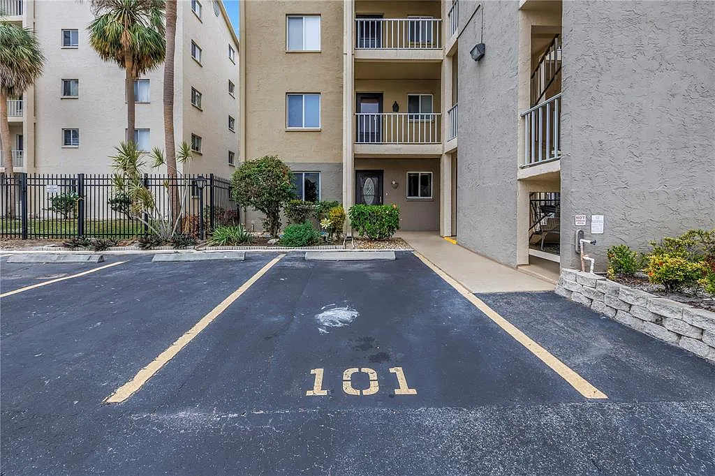 2 bed, 2.0 bath, 1144 sqft, $1,375 — Photo 4
