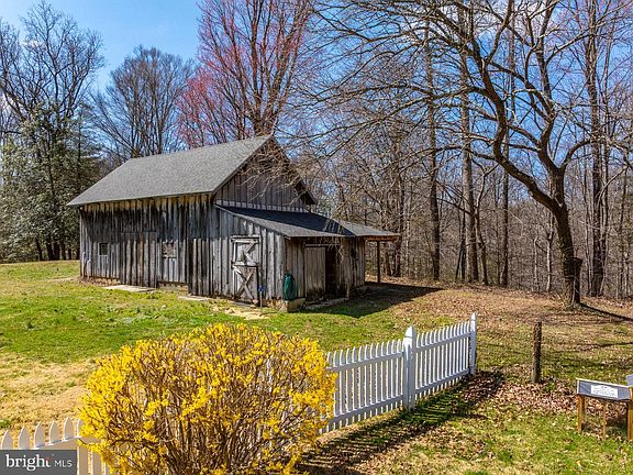 5th image of 1118 Gumbottom Rd