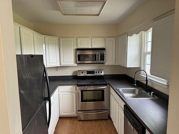 3rd image of 15234 Hughesville Manor Dr