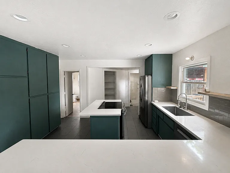 815 Gold St — Photo 8