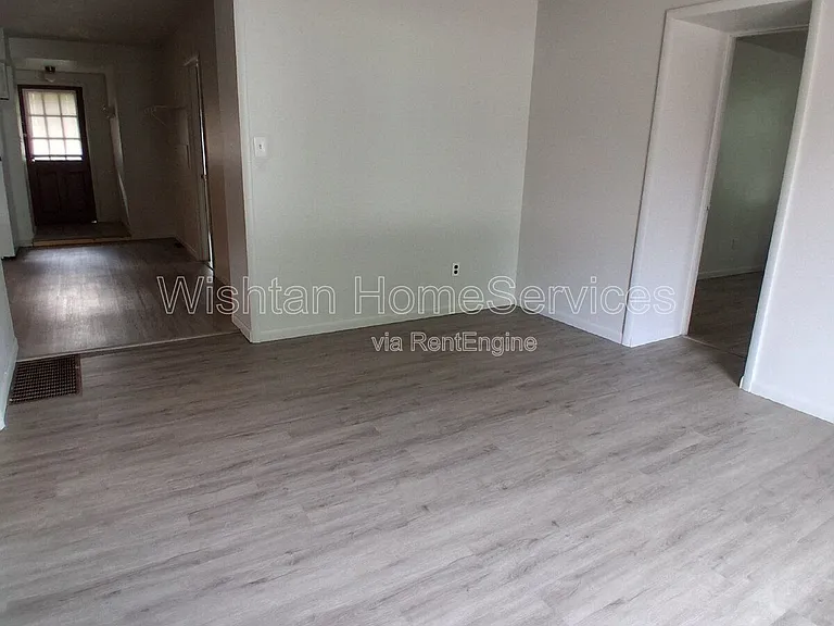 517 N 14th St #1 — Photo 9