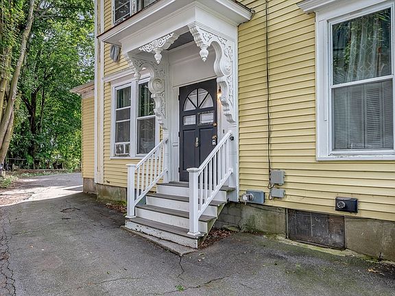 2nd image of 23 11th St APT 2
