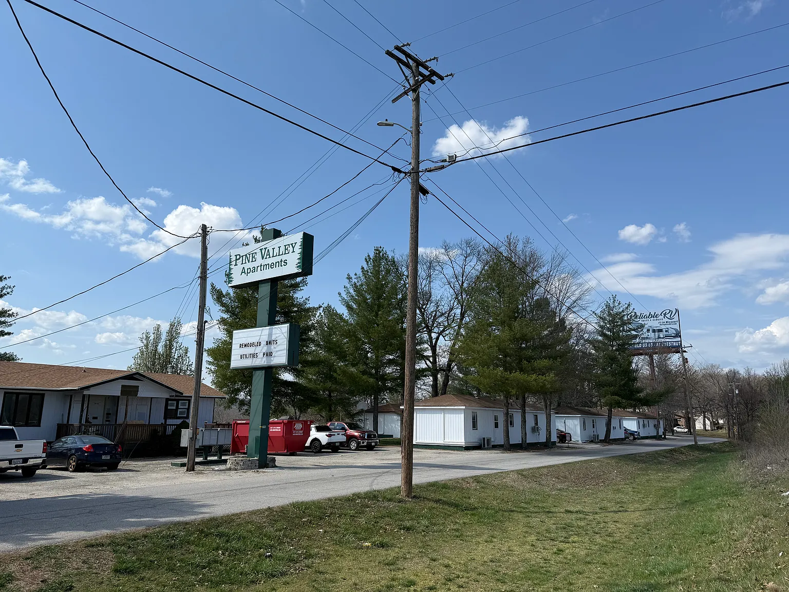 Pine Valley Apartments — Photo 1