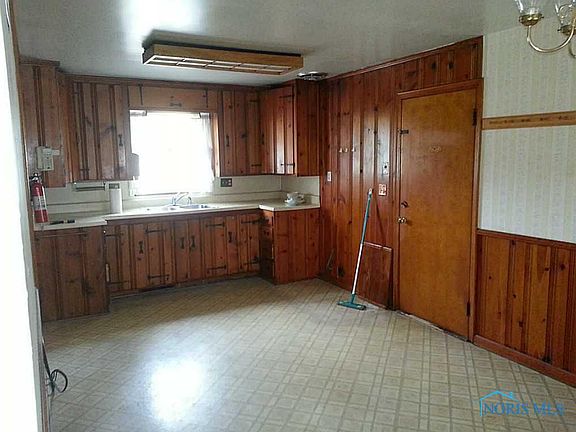 2nd image of 4156 Arnelle Dr