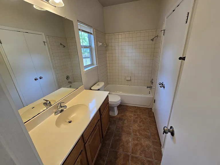 1604 Singleton Ave #A — Photo 16