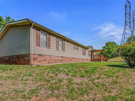 5th image of 151 Fox Trot Ln