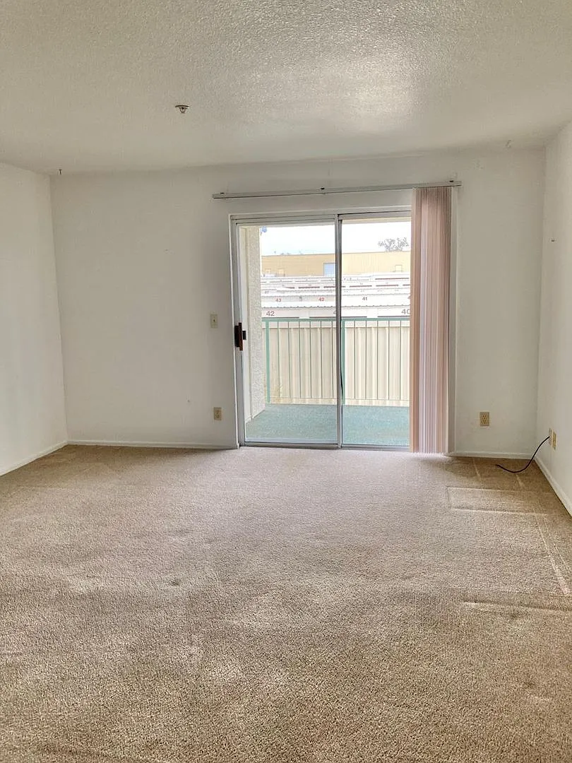 1 Bedroom Laughlin Condo in South Bay!! — Photo 3
