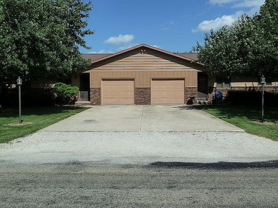 Front view / 614 is on left