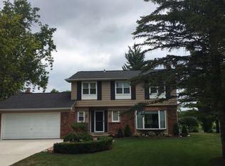 2707 Wareing Dr, Lake Orion, MI 48360