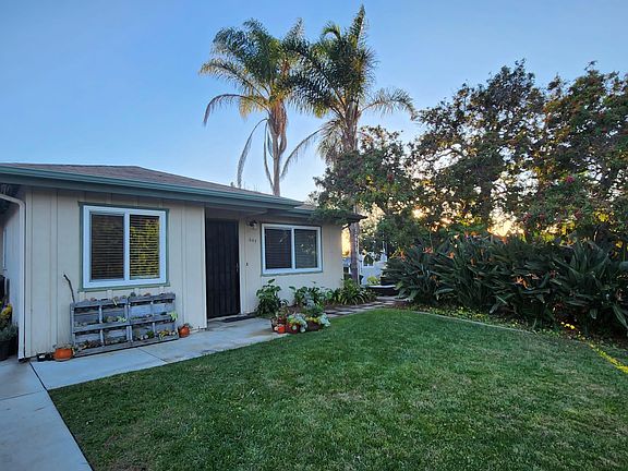 Entry and front yard.