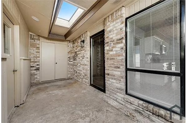 Building Photo - 5814 Meadow Wood Ln